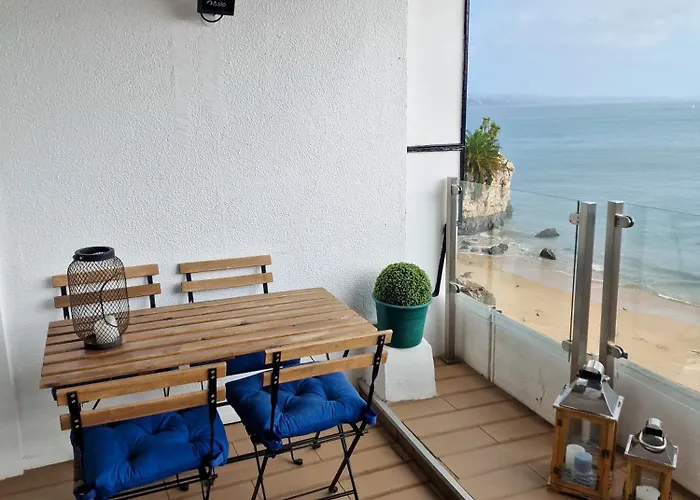 Casa Dos Cotas - Amazing Seaside Apartment With Balcony